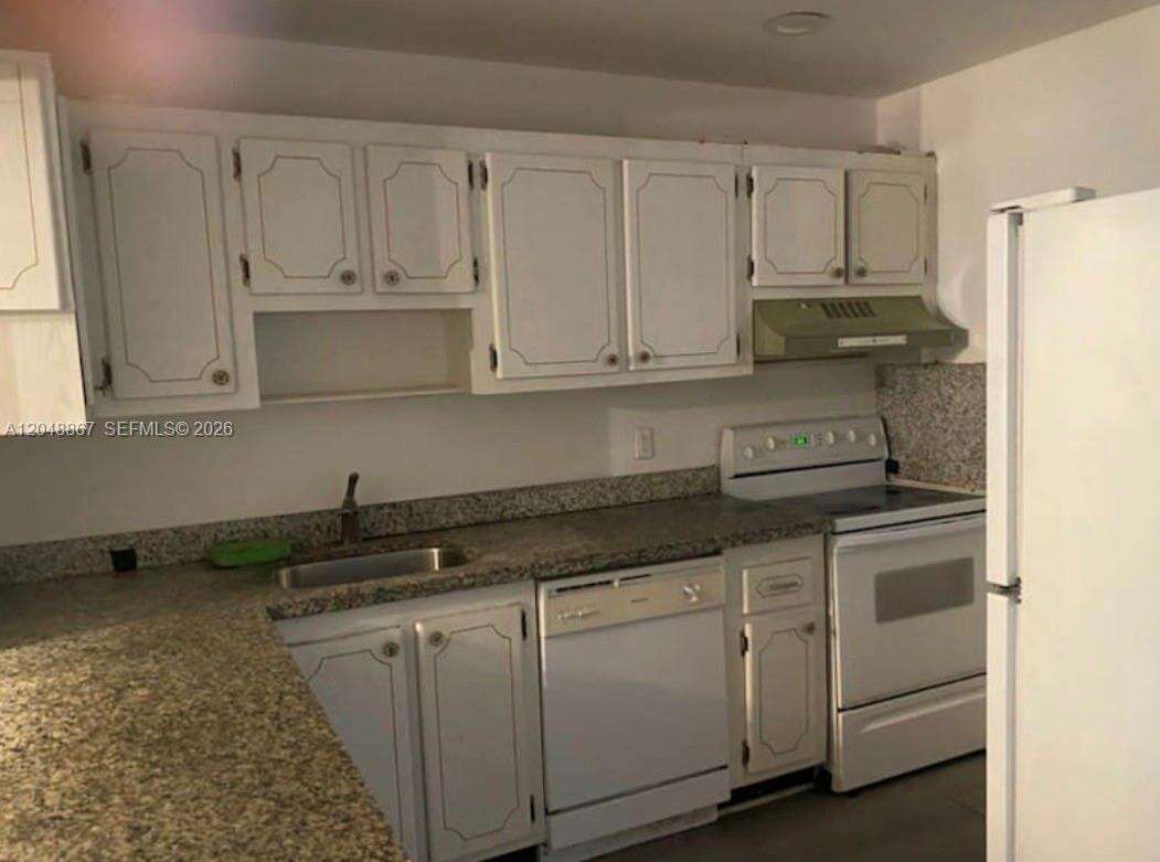 Fourth Gulfstream Garden Apts | Unit #408 Unit #408 | Picture 6
