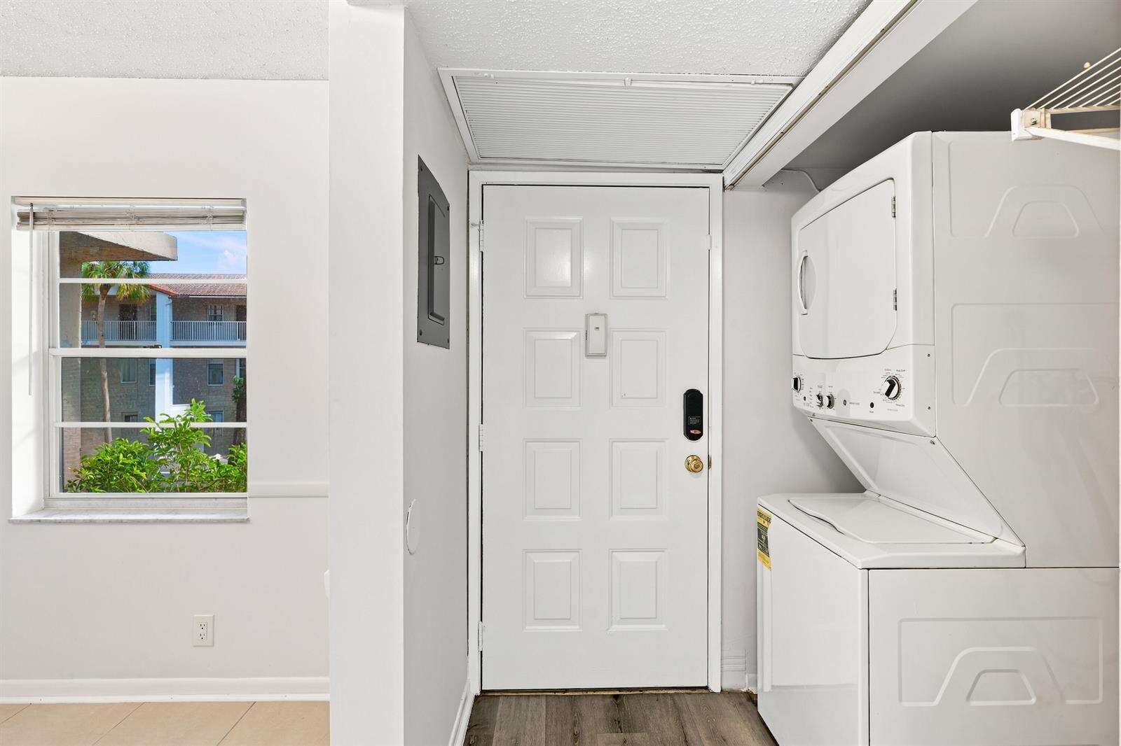Palm Village | Unit #101-4 Unit #101-4 | Picture 2
