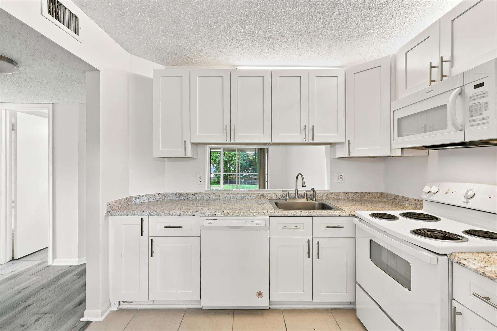 Palm Village | Unit #101-4 Unit #101-4 | Picture 16