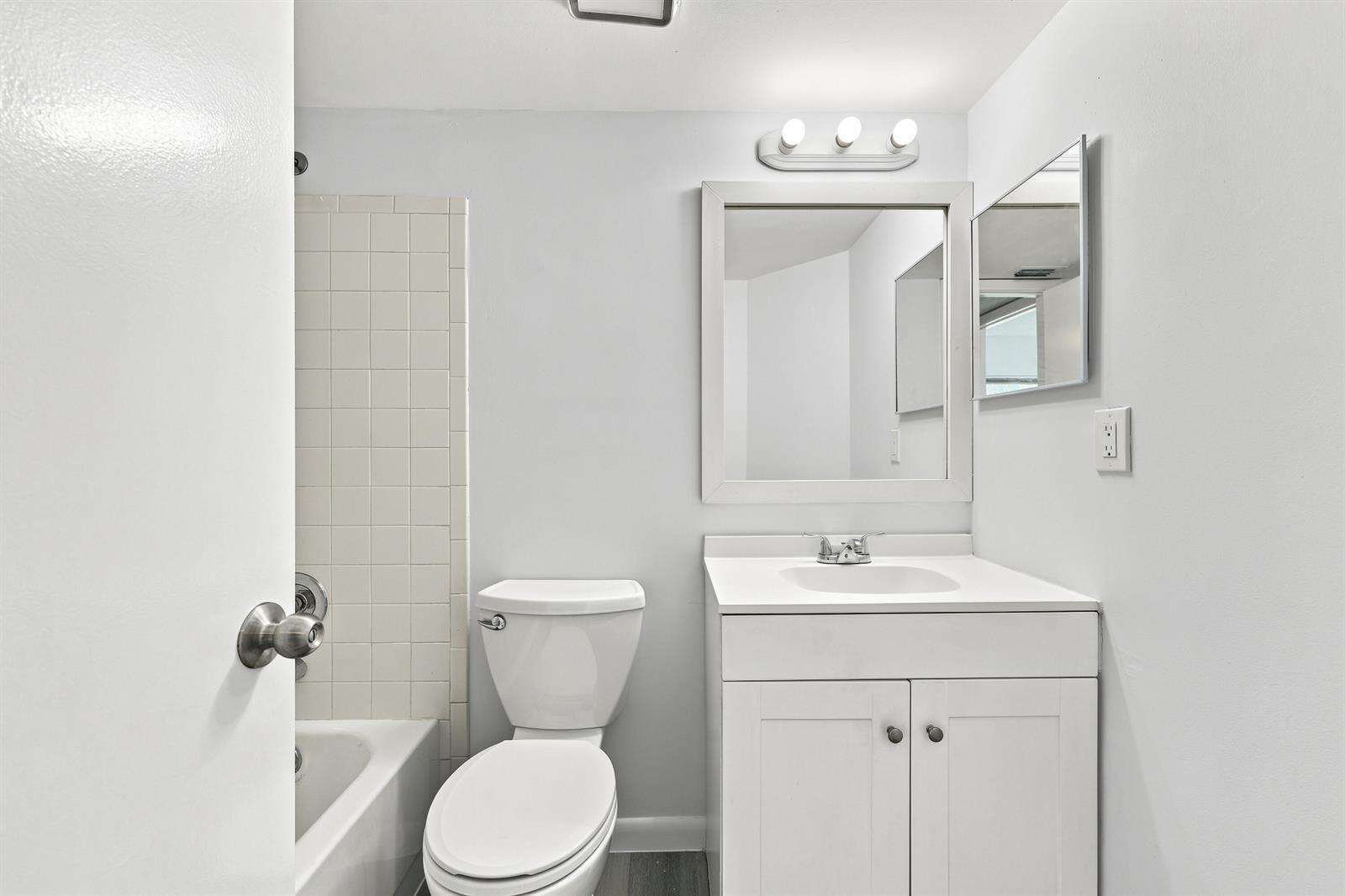 Palm Village | Unit #101-4 Unit #101-4 | Picture 3