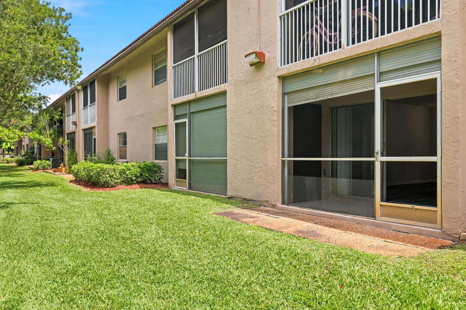 Palm Village | Unit #101-4 Unit #101-4 | Picture 24