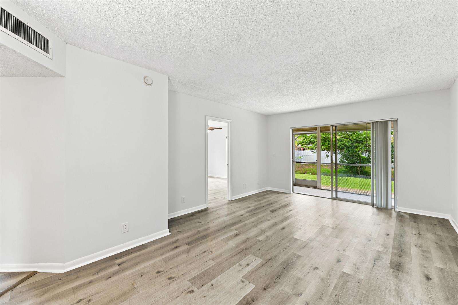 Palm Village | Unit #101-4 Unit #101-4 | Picture 27