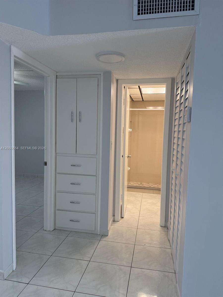 Westland Courts | Unit #346-B Unit #346-B | Picture 10
