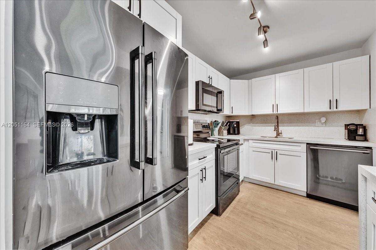 Inwood | Unit #A12 Unit #A12 | Picture 2