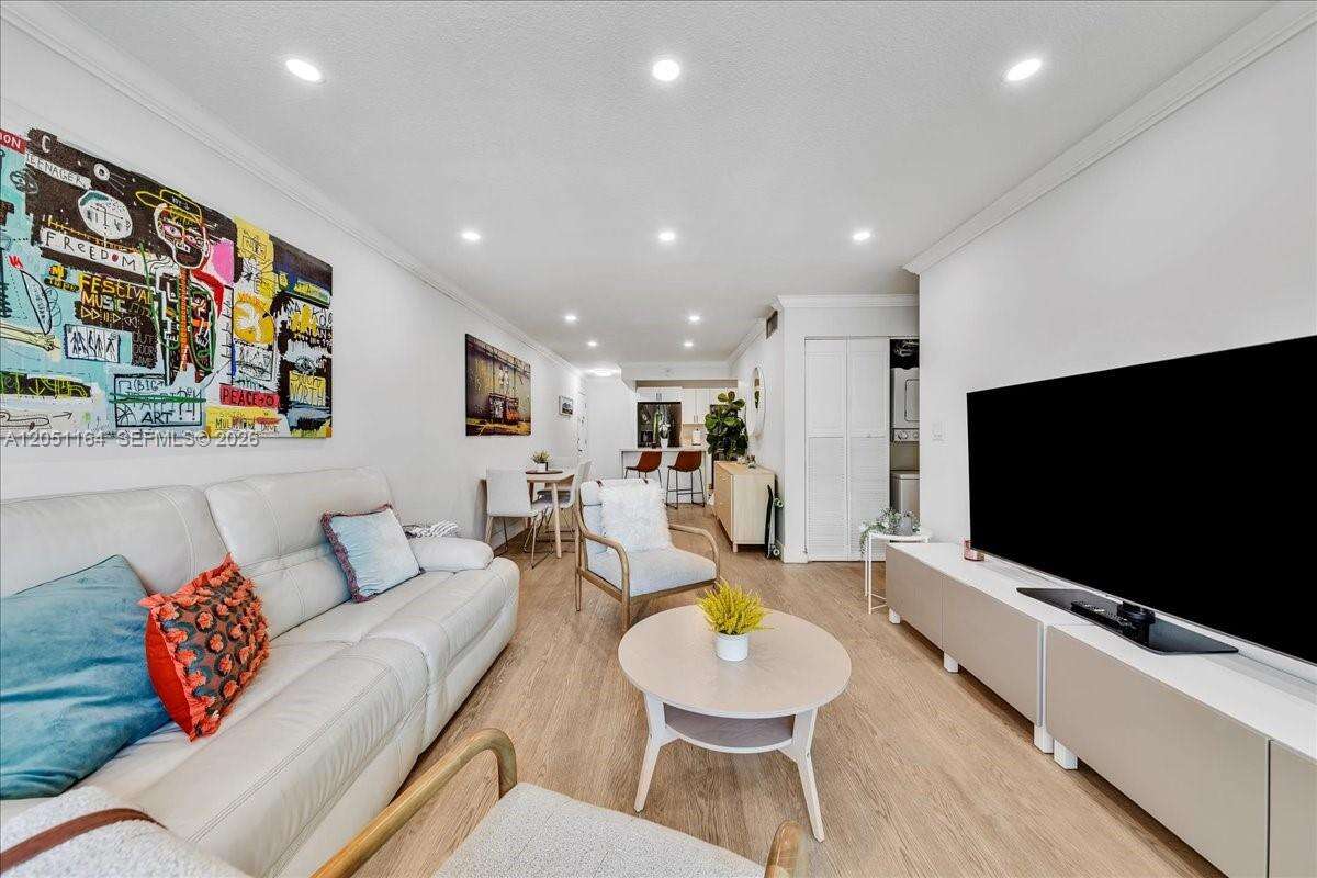 Inwood | Unit #A12 Unit #A12 | Picture 12