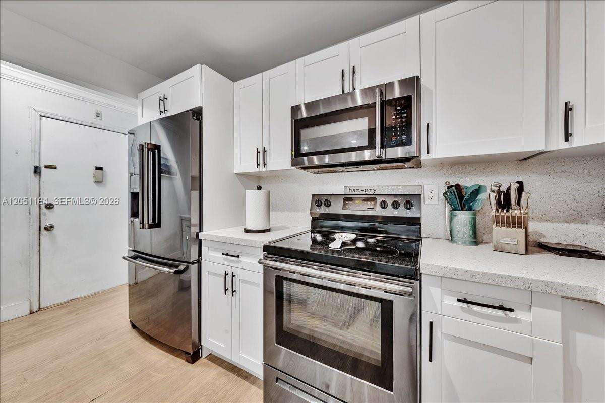 Inwood | Unit #A12 Unit #A12 | Picture 6