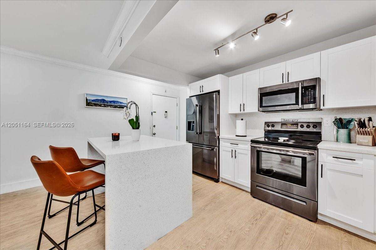 Inwood | Unit #A12 Unit #A12 | Picture 9