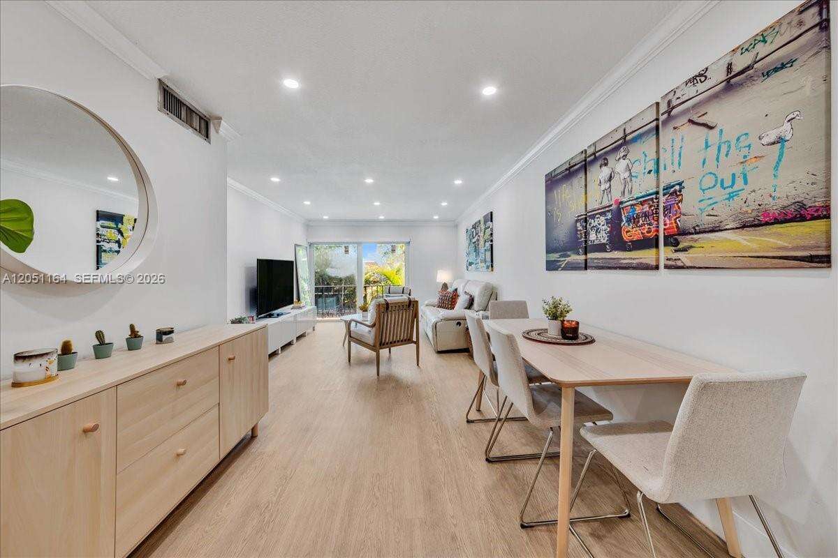 Inwood | Unit #A12 Unit #A12 | Picture 10