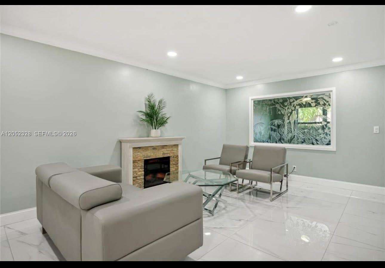Blue Lake Townhouses | Unit #51 Unit #51 | Picture 5