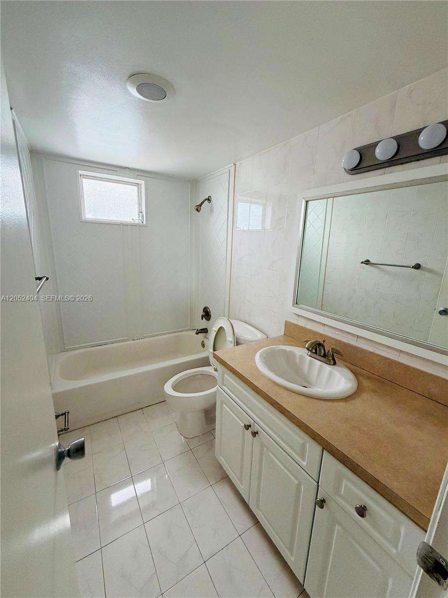 Eden Isles Condo No 6 | Unit #Apt.F.112 Unit #Apt.F.112 | Picture 15