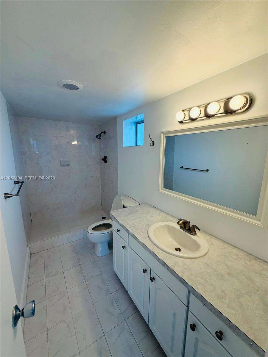 Eden Isles Condo No 6 | Unit #Apt.F.112 Unit #Apt.F.112 | Picture 9