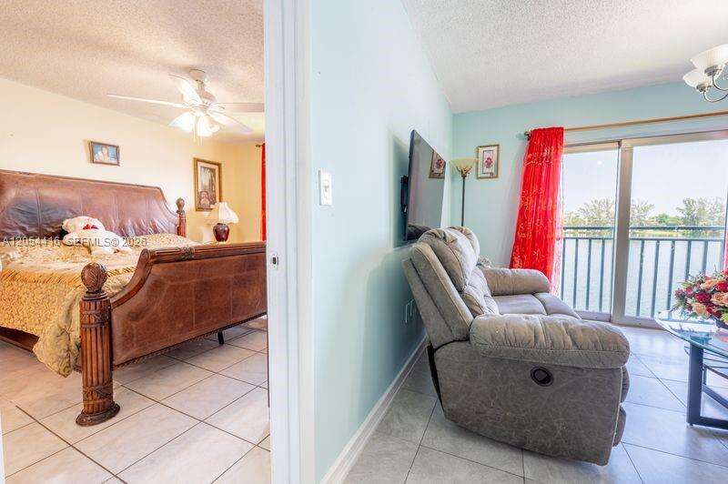 Vista Del Lago I | Unit #3-306 Unit #3-306 | Picture 6