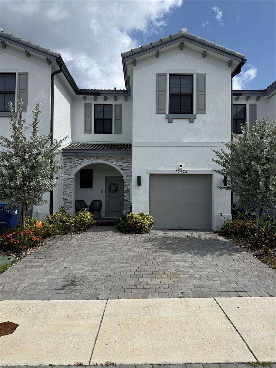 Lake Victoria Townhomes | N/A N/A | Picture 1