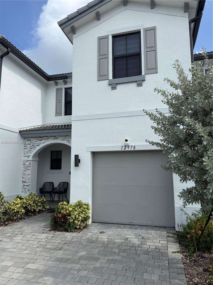 Lake Victoria Townhomes | N/A N/A | Picture 2
