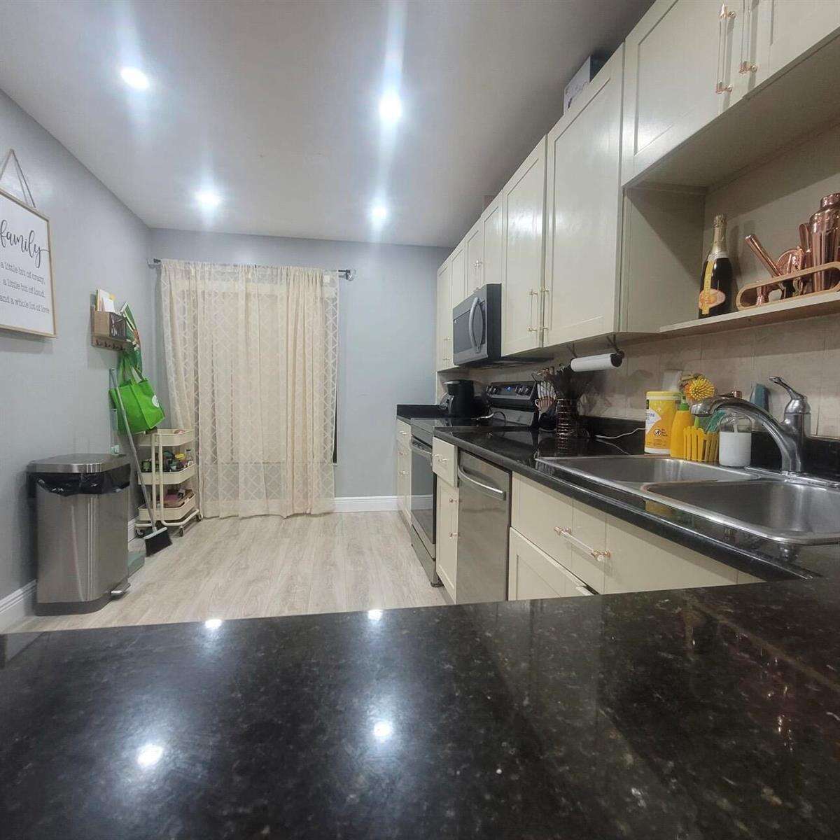 Westview Condominium No Four | Unit #273 Unit #273 | Picture 6