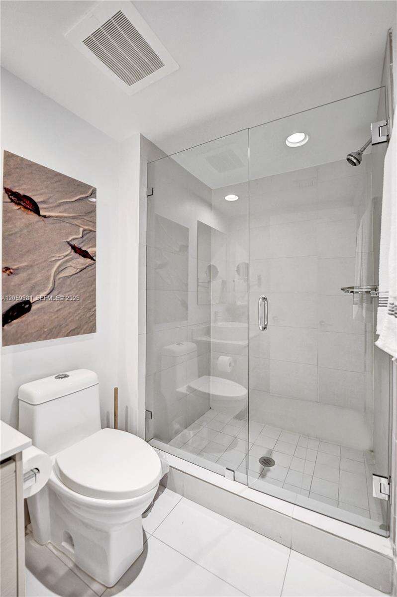 Beachwalk Condominium | Unit #R906 Unit #R906 | Picture 40