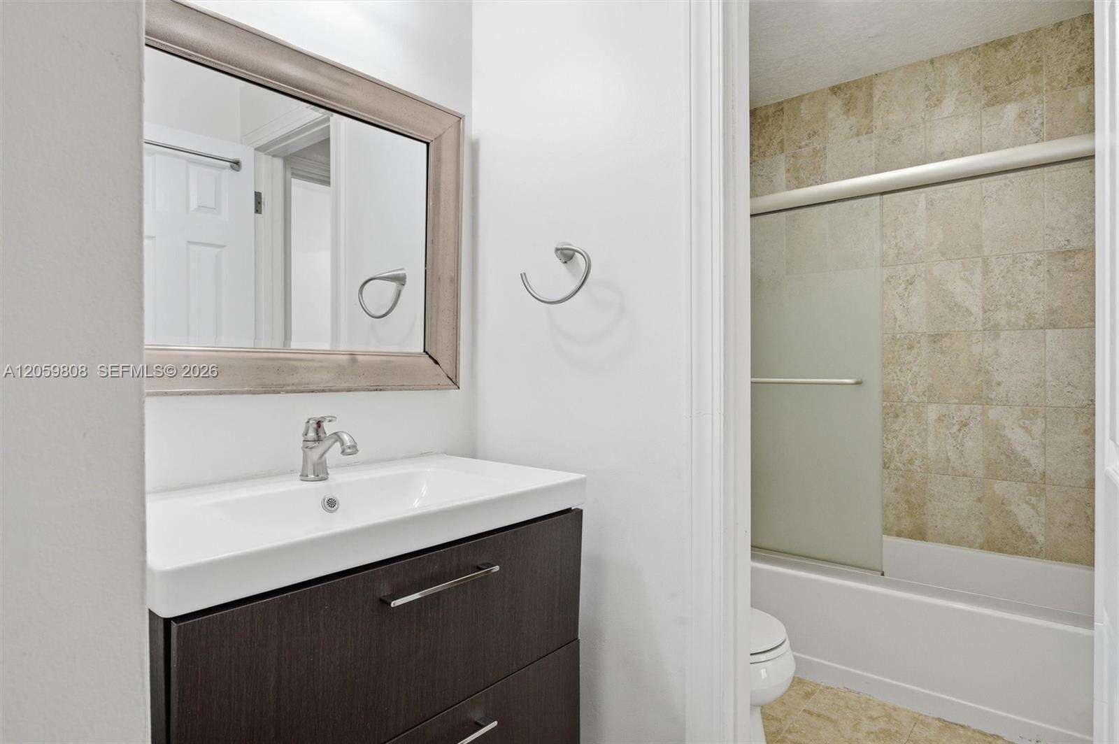 Country Squire Townhomes | Unit #8 Unit #8 | Picture 34