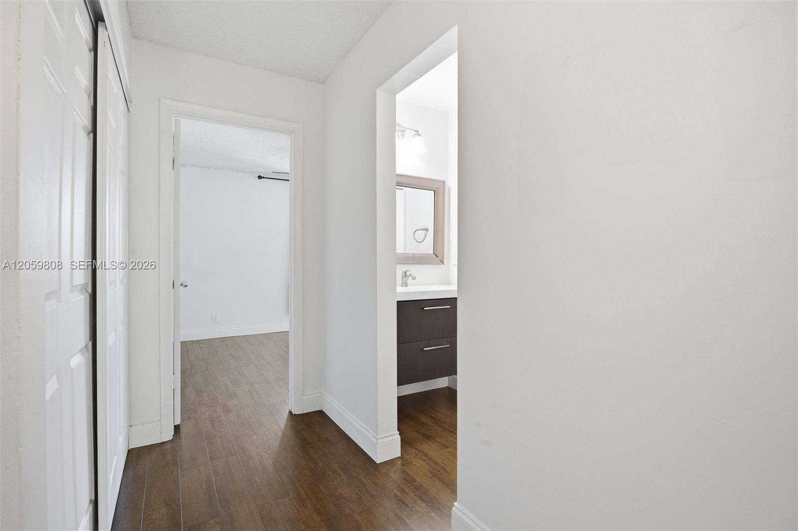 Country Squire Townhomes | Unit #8 Unit #8 | Picture 40