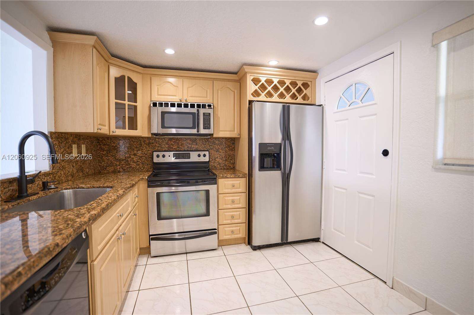 Eden Isles | Unit #401 Unit #401 | Picture 1