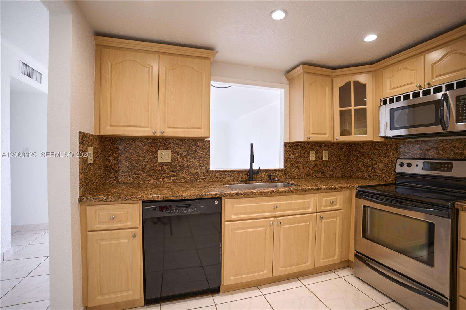 Eden Isles | Unit #401 Unit #401 | Picture 2