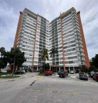 Buckley Towers Condo East Bldg | Unit #803E Unit #803E | Picture 1