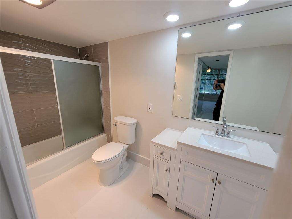 No 86 Palm Aire Country Club Apts | Unit #202 Unit #202 | Picture 38