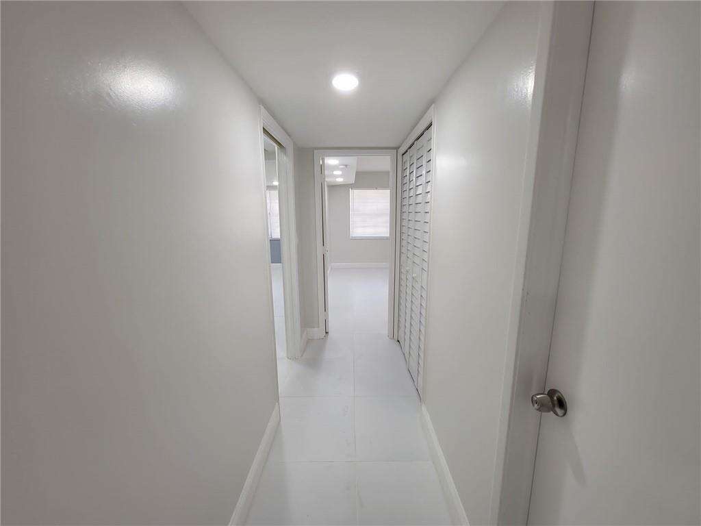 No 86 Palm Aire Country Club Apts | Unit #202 Unit #202 | Picture 5