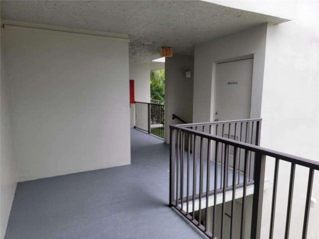 No 86 Palm Aire Country Club Apts | Unit #202 Unit #202 | Picture 6