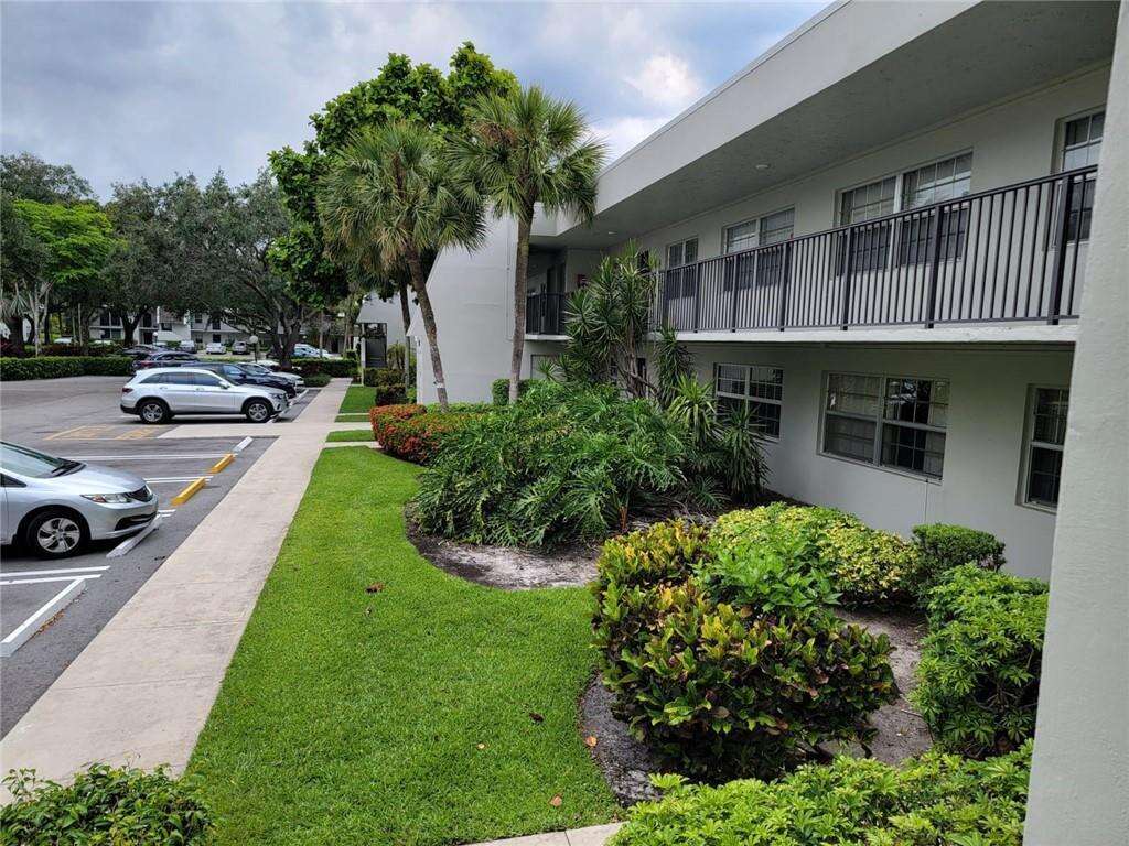 No 86 Palm Aire Country Club Apts | Unit #202 Unit #202 | Picture 65