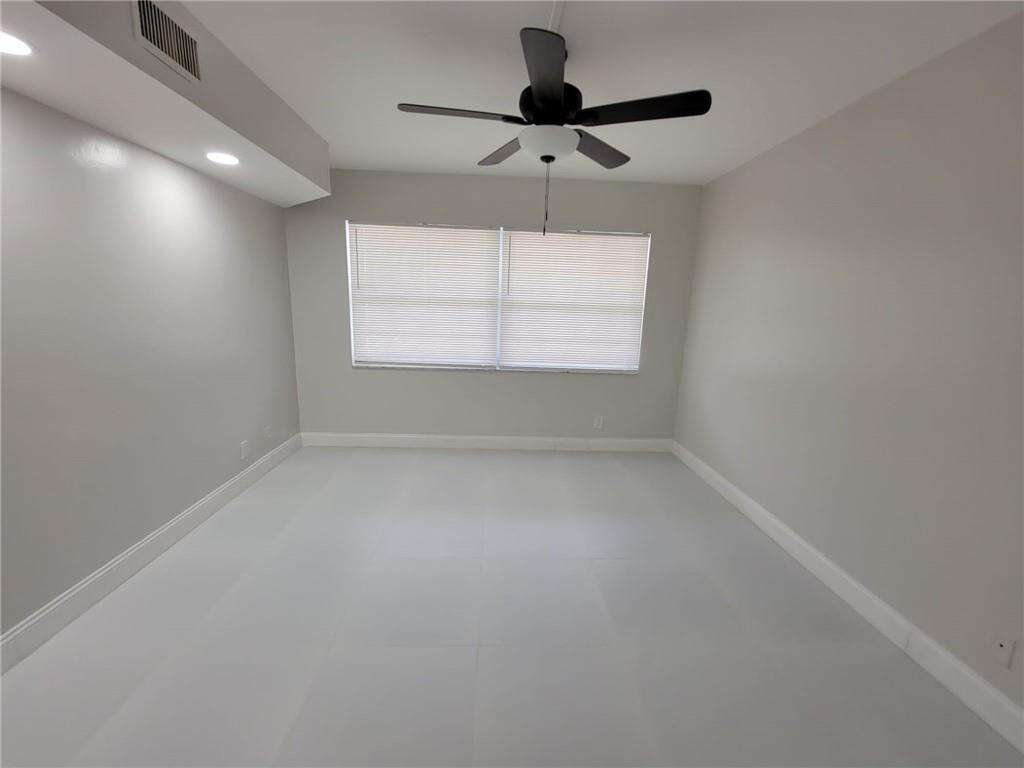 No 86 Palm Aire Country Club Apts | Unit #202 Unit #202 | Picture 8