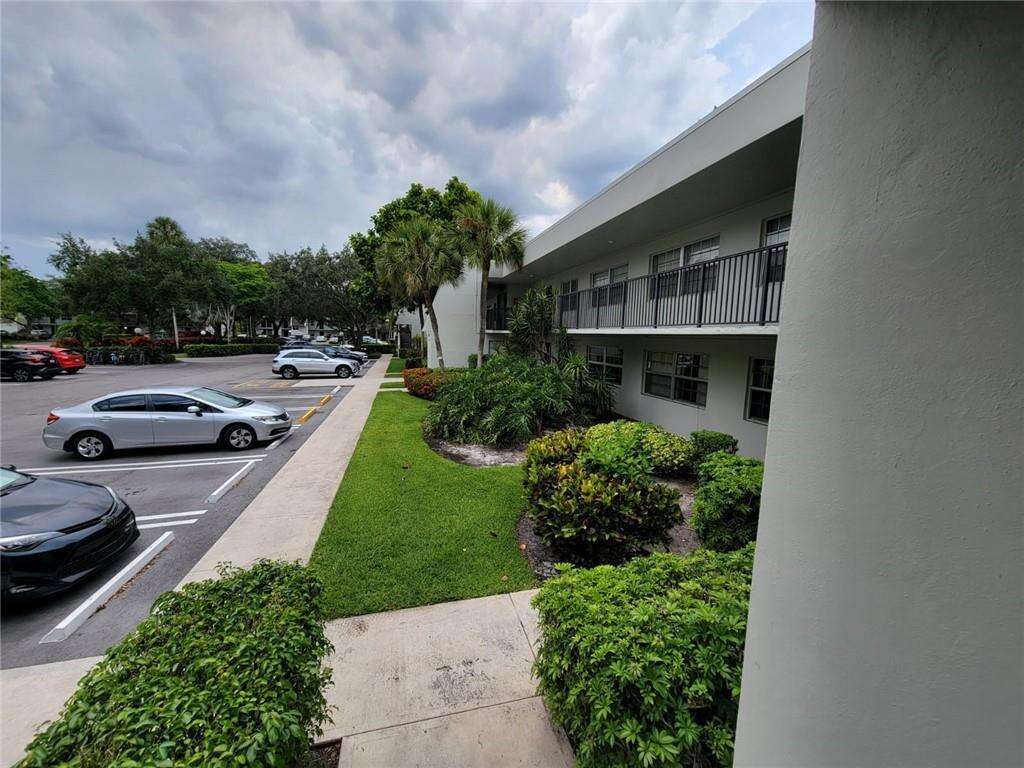 No 86 Palm Aire Country Club Apts | Unit #202 Unit #202 | Picture 83