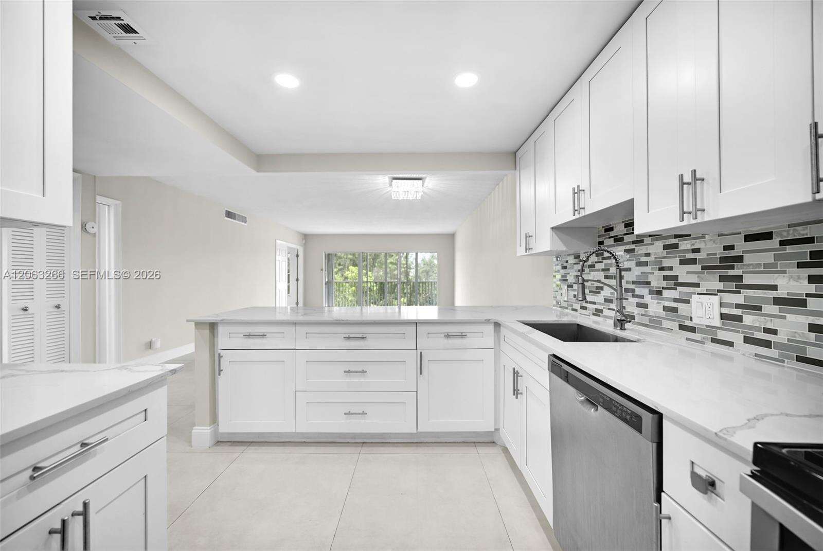 No 11 Palm Aire Country Club Apts | Unit #610 Unit #610 | Picture 12