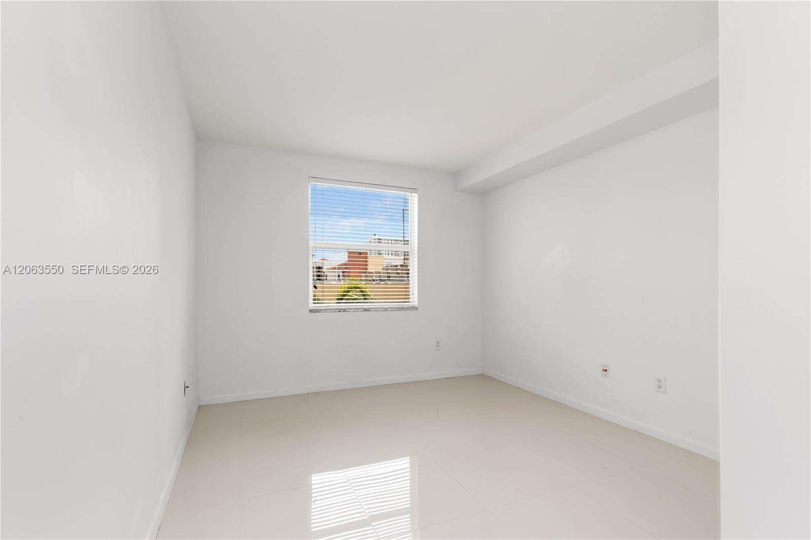 Porto Bellagio | Unit #1712 Unit #1712 | Picture 31
