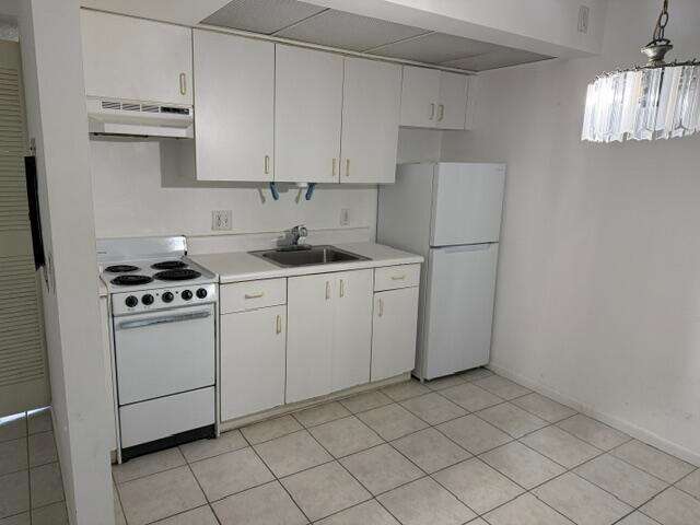 Ivanhoe East At Century Village Condominium Iii | Unit #212F Unit #212F | Picture 4
