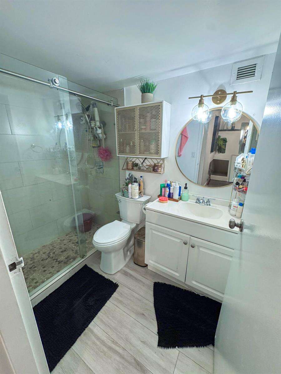 Plaza Of Americas Condo Part 3 | Unit #104 Unit #104 | Picture 19