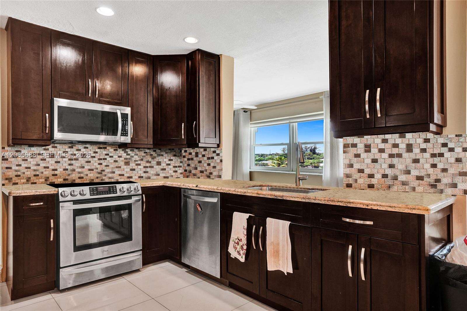 First Gulfstream Garden Apts | Unit #501C Unit #501C | Picture 2