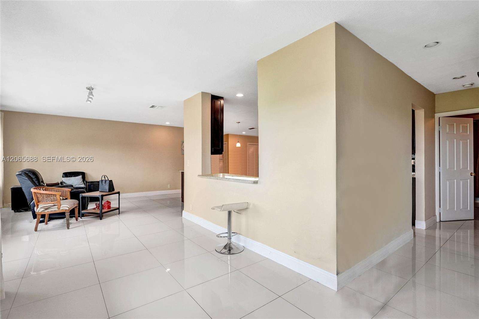 First Gulfstream Garden Apts | Unit #501C Unit #501C | Picture 17