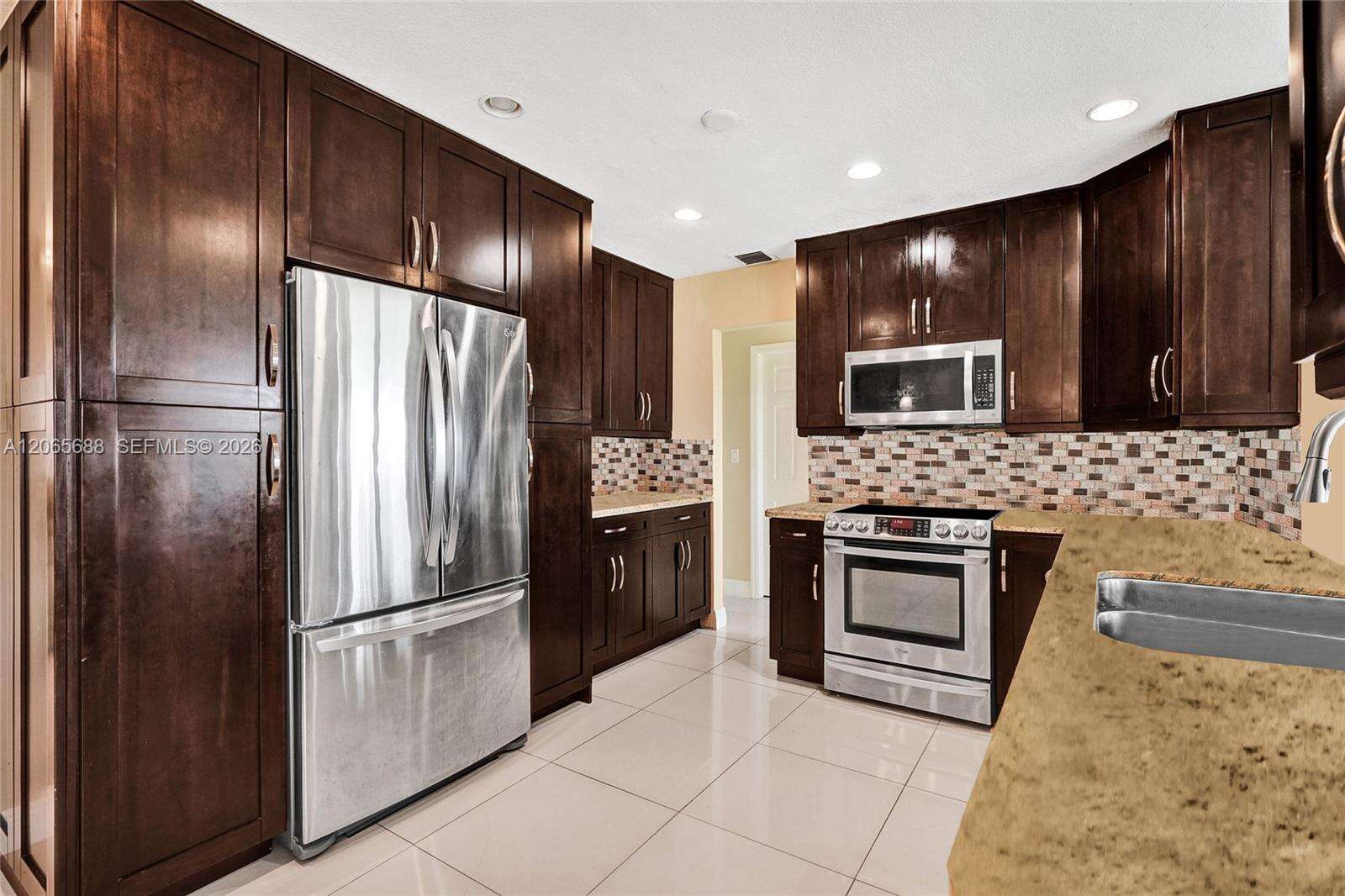 First Gulfstream Garden Apts | Unit #501C Unit #501C | Picture 3