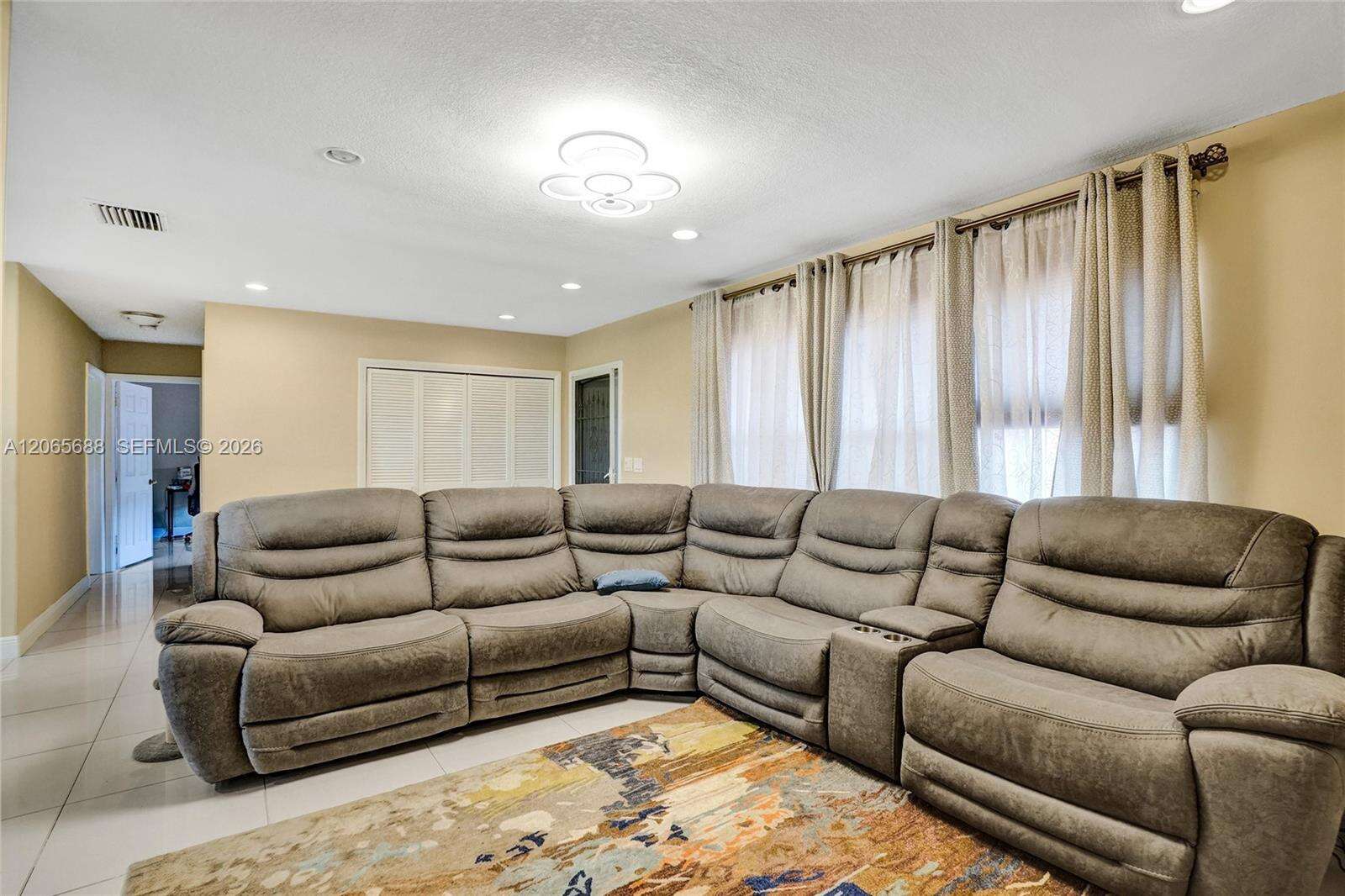 First Gulfstream Garden Apts | Unit #501C Unit #501C | Picture 7