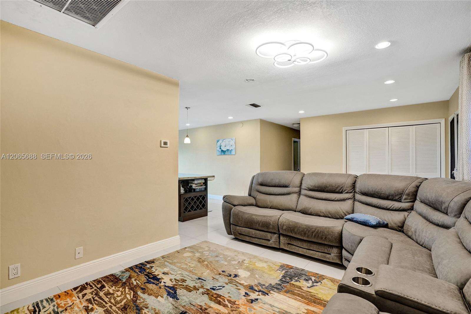 First Gulfstream Garden Apts | Unit #501C Unit #501C | Picture 9