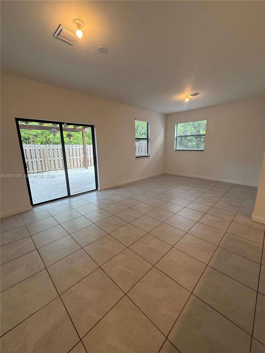 3700 Multi Family 10 21 U A | N/A N/A | Picture 6