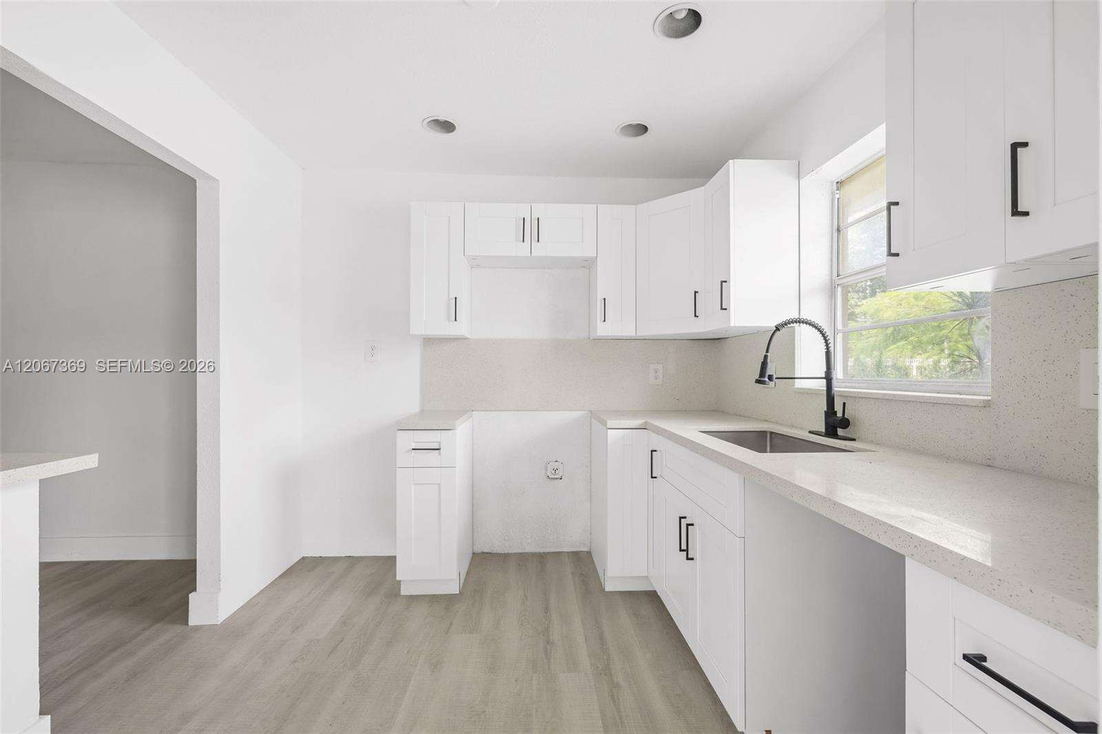 Beverly Hills Condo Number Eleven | Unit #T125 Unit #T125 | Picture 11
