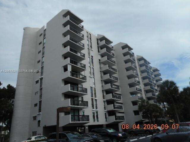 Coral Towers | Unit #802 Unit #802 | Picture 1