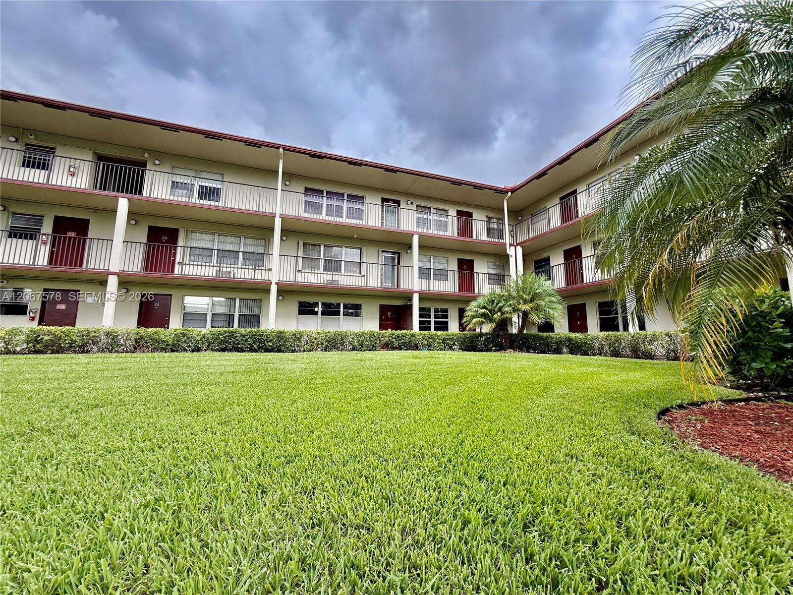 New Hampton At Century Village Condominium Iv | Unit #R109 Unit #R109 | Picture 3
