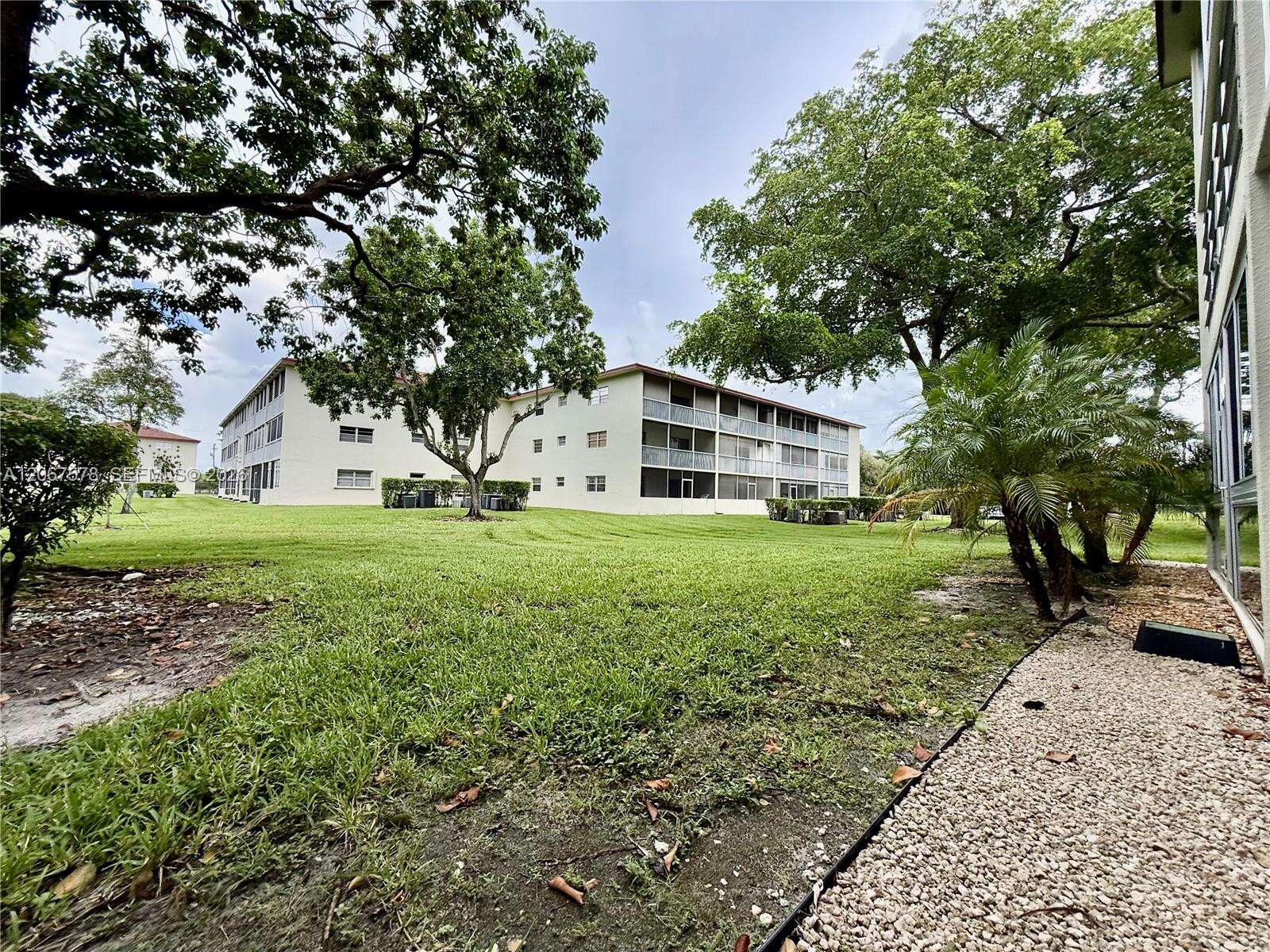 New Hampton At Century Village Condominium Iv | Unit #R109 Unit #R109 | Picture 24