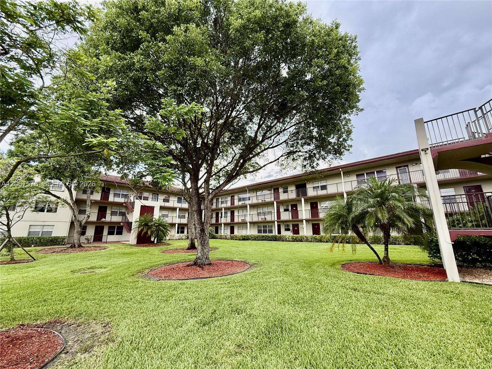 New Hampton At Century Village Condominium Iv | Unit #R109 Unit #R109 | Picture 5