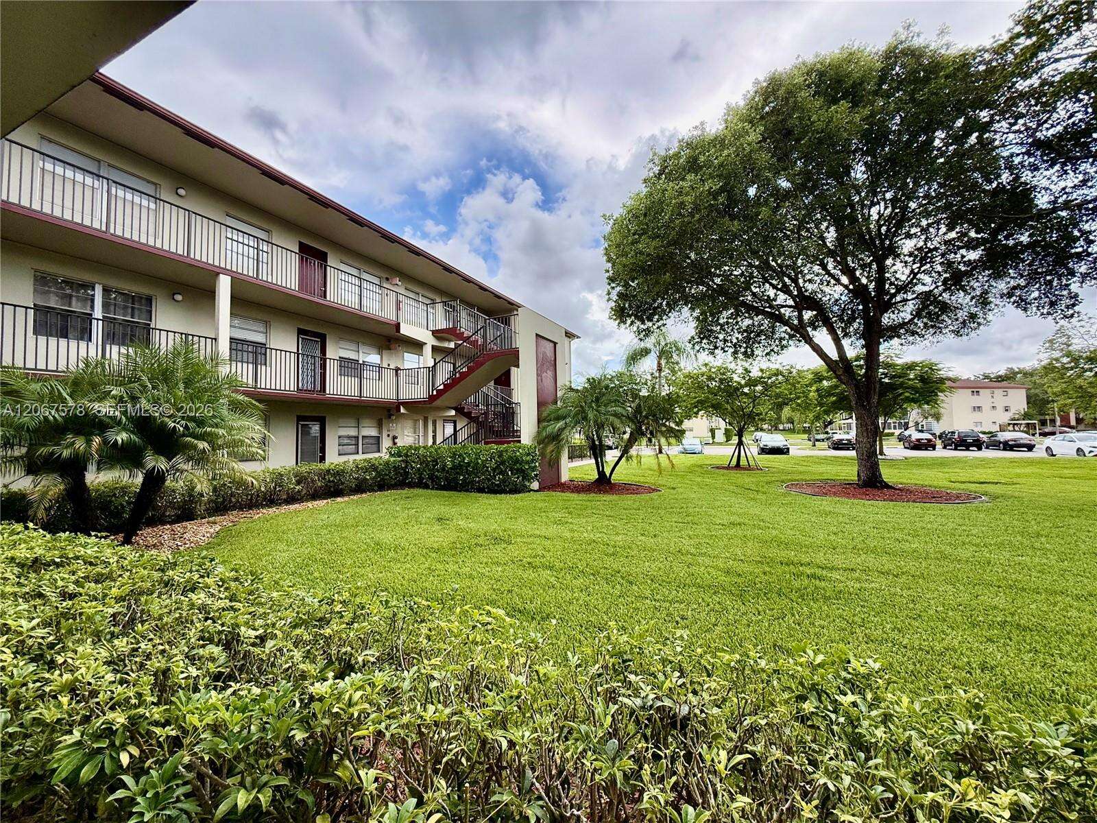 New Hampton At Century Village Condominium Iv | Unit #R109 Unit #R109 | Picture 6