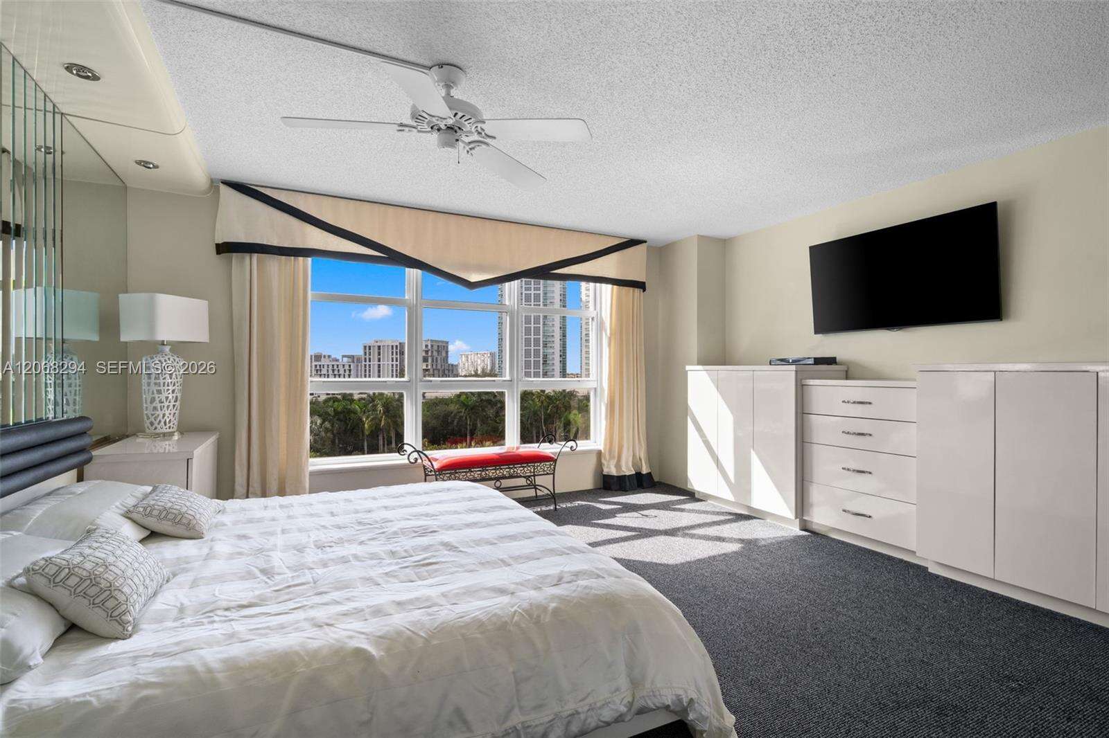 Mystic Pointe Condo No Three | Unit #807 Unit #807 | Picture 16