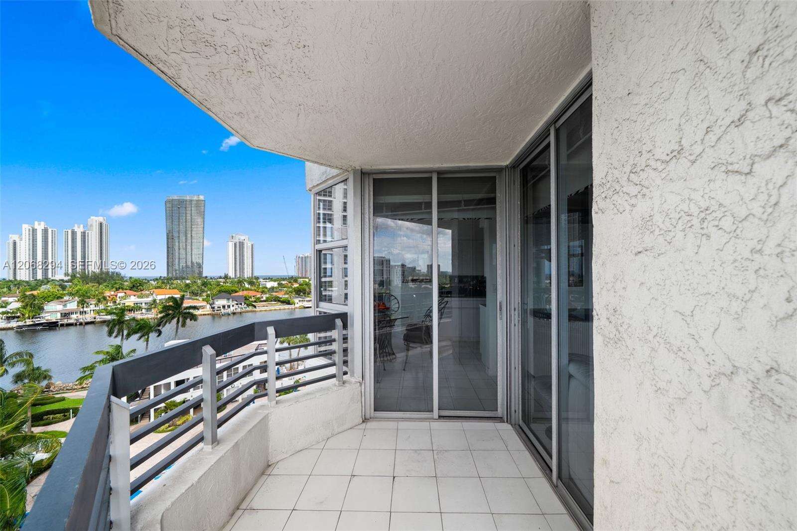 Mystic Pointe Condo No Three | Unit #807 Unit #807 | Picture 3