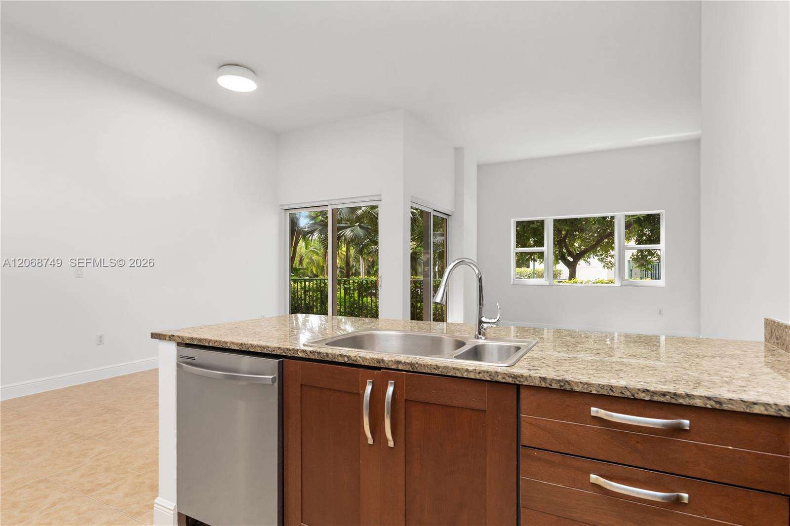 Turnberry Village So Tower | Unit #104 Unit #104 | Picture 2